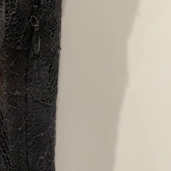 -Juliette Longuet lace dress. Size 4 Like new. Side zip. French designer. - Picture 6 of 10